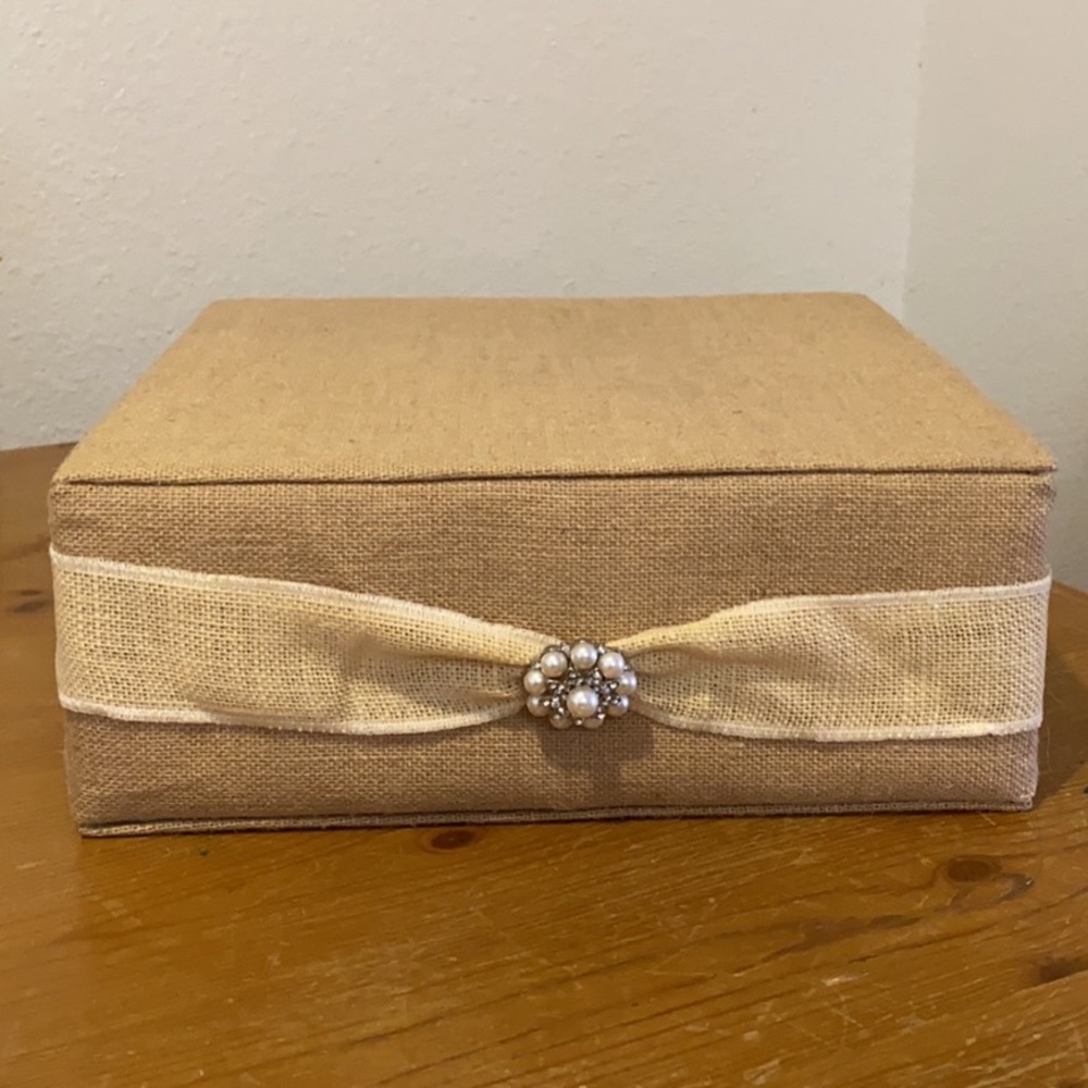 Burlap Cake Stand